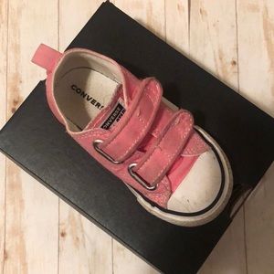 Converse- Size 6, Pink